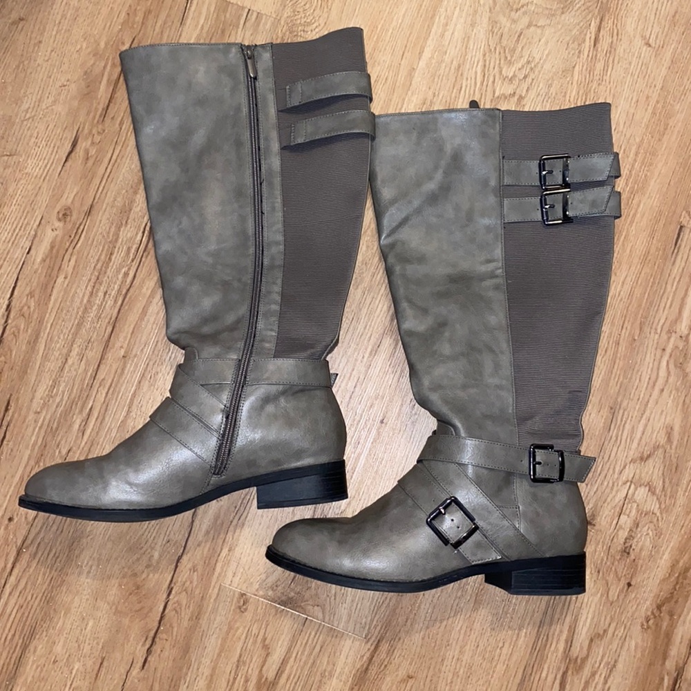 10W Grey Basic Triple Strap Boots